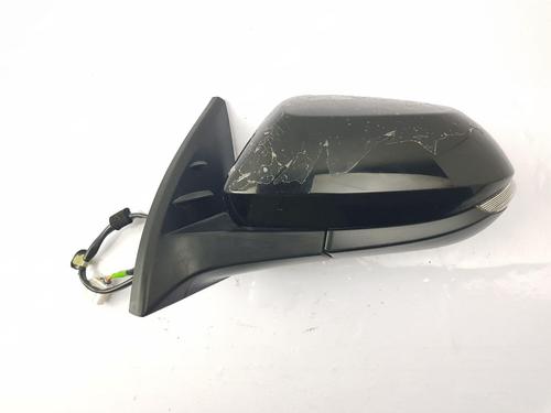 left-mirror-toyota-yaris-_p21_-_pa1_-_ph1_-2020-36392807 main image