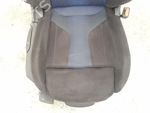 Right front seat BMW 1 (F40) M 135 i xDrive | BP37585008C16  - Image 54