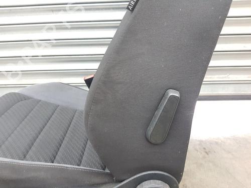 Right front seat VW GOLF VII (5G1, BQ1, BE1, BE2) 2.0 TDI | BP28104985C16