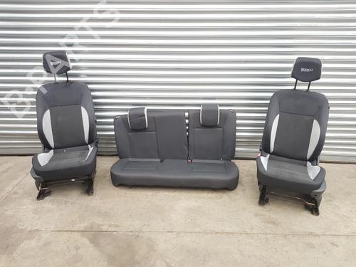 Used Right front seat RENAULT CLIO III (BR0/1, CR0/1) 2.0 16V Sport (200 hp) 22673190