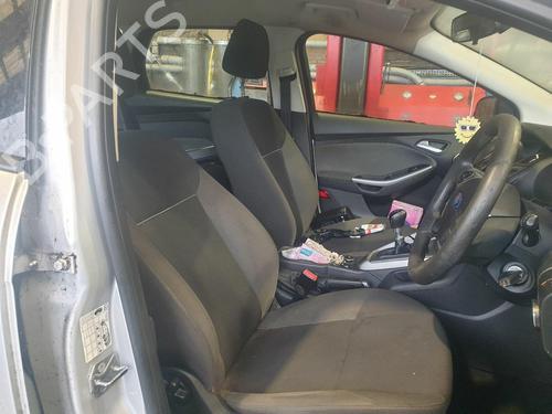 Left front steering knuckle FORD FOCUS III Turnier 1.6 TDCi | BP23182571M25 