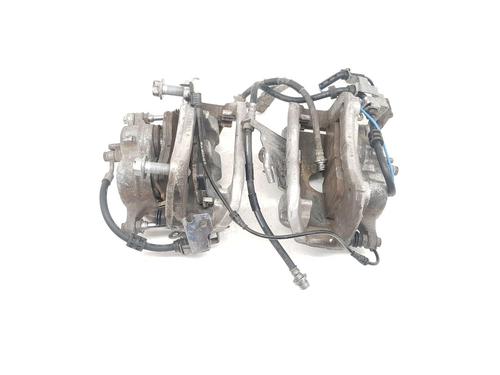 Used Right front brake caliper Right front brake caliper LAND ROVER DEFENDER Station Wagon (L663) P300 Si4 4x4 (300 hp) 22679613 22679613