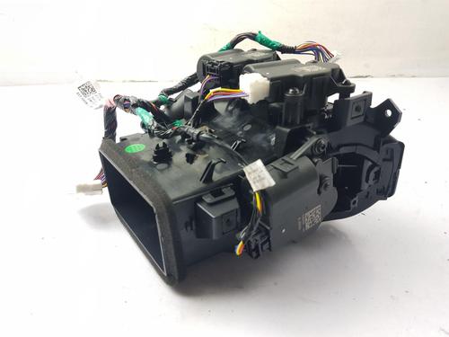 Air vent TESLA MODEL Y (5YJY) | BP32689125I21 - Image 4