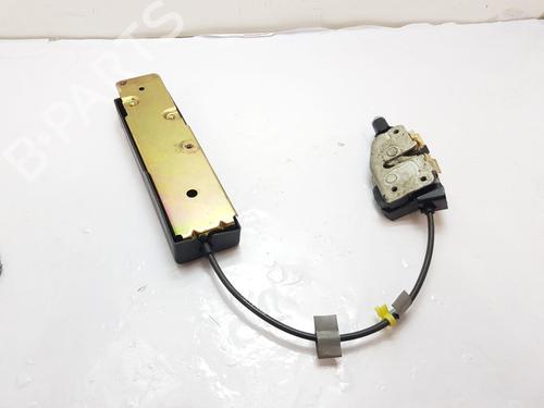 Used Tailgate lock LAND ROVER DISCOVERY III (L319) 2.7 TD 4x4 (190 hp) 26163451