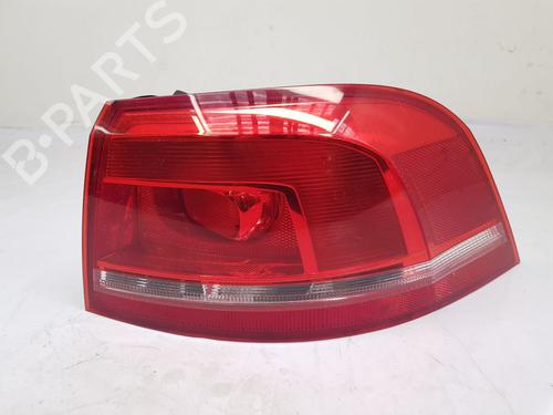 right-taillight-vw-passat-b7-variant-365-2010-2011-2012-2013-2014-2015-39102985 main image