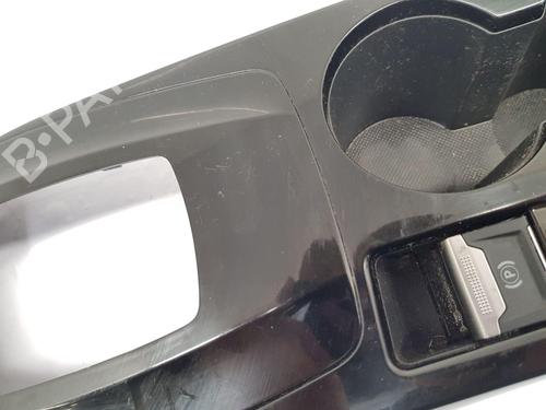 Cup/Object holder PEUGEOT 2008 II (UD_, US_, UY_, UJ_, UR_, UC_) 1.2 PureTech 130 (USHNS, URHNS) | BP30184869I37