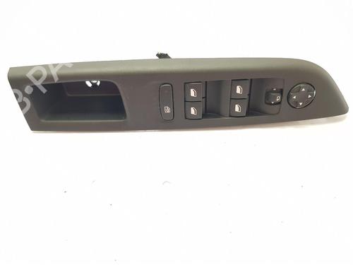 Used Right front window switch Right front window switch OPEL CORSA F (P2JO) 1.2 (68) (75 hp) 27728217 27728217
