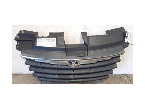 Used Grille CHRYSLER VOYAGER IV (RG, RS) 2.8 CRD (150 hp) 22684167