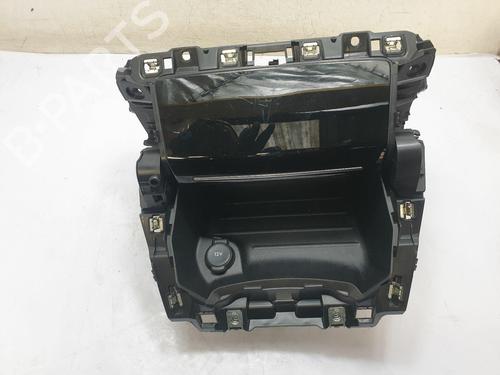 Asbak PEUGEOT 208 II (UB_, UP_, UW_, UJ_) 1.2 PureTech 100 (101 hp) 23031769