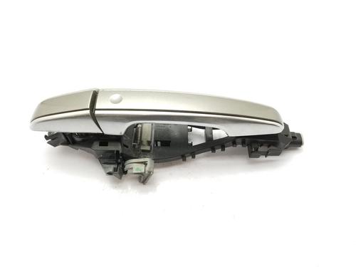 Used Rear left exterior door handle LAND ROVER DISCOVERY V (L462) [2016-2025]  22679929