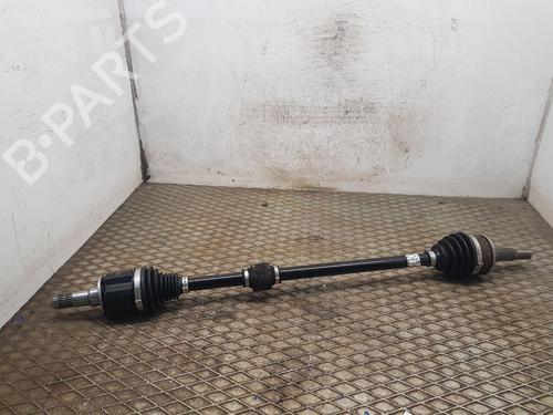 Used Right front driveshaft TOYOTA YARIS (_P21_, _PA1_, _PH1_) 1.5 Hybrid (MXPH10, MXPH11) (116 hp) 31819956