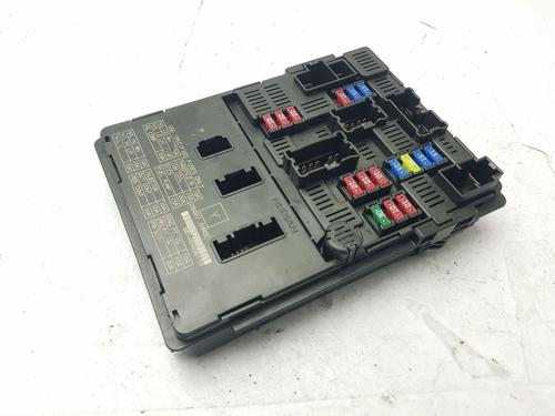 Used Fuse box Fuse box 36667324 36667324