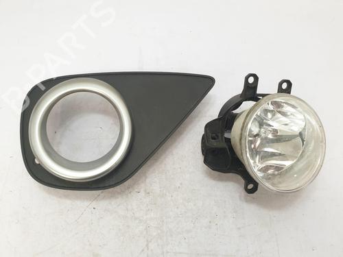 Used Right front fog light TOYOTA YARIS (_P13_) 1.5 Hybrid (NHP130_) (101 hp) 22660009
