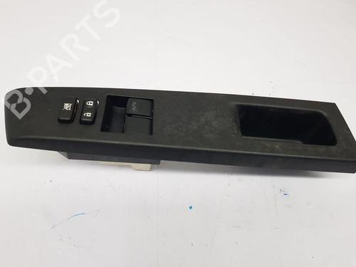 Used Right front window switch Right front window switch 38268480 38268480