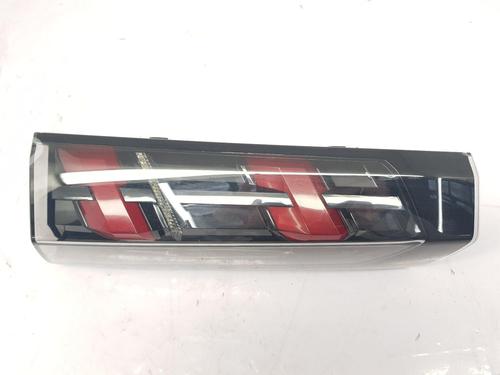 Used Right tailgate light PEUGEOT 2008 II (UD_, US_, UY_, UJ_, UR_, UC_) 1.2 PureTech 130 (USHNS, URHNS) (130 hp) 31346428
