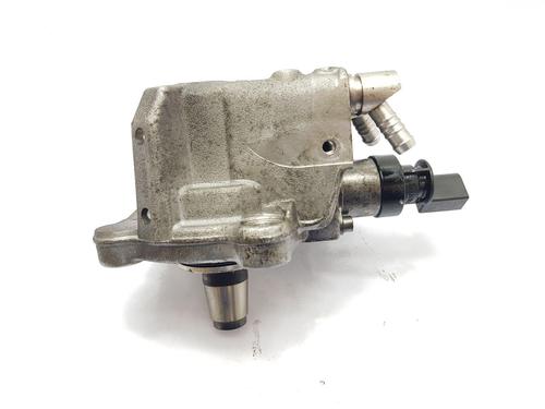 Used Fuel pump BMW 5 (E60) 520 d (177 hp) 29467464