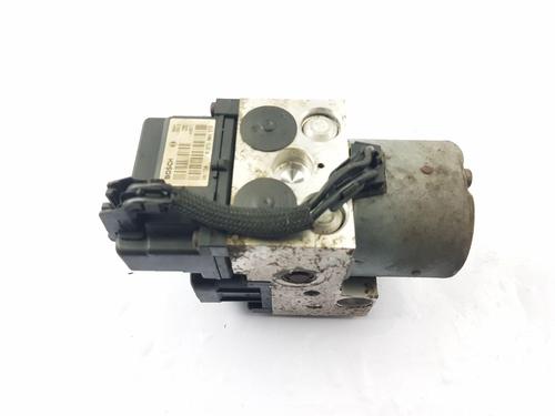 Used ABS pump TOYOTA YARIS (_P1_) 1.0 (SCP10_, SCP10R) (68 hp) 31053536