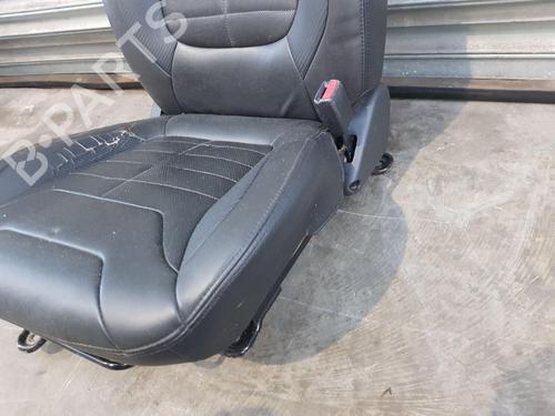 Right front seat MITSUBISHI L200 / TRITON (KA_T, KB_T) 2.5 DI-D 4WD (KB4T) | BP30923983C16