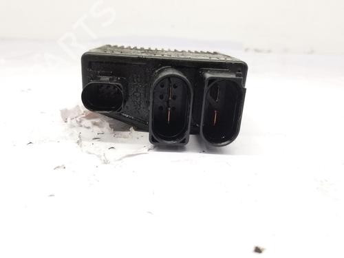 electronic-module-vw-transporter-t5-van-7ha-7hh-7ea-7eh-2003-31819730 main image