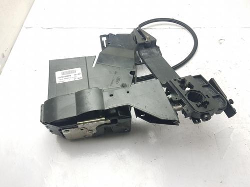 Serratura anteriore sinistra Serratura anteriore sinistra FORD FIESTA V (JH_, JD_) 1.25 16V (75 hp) 33853310 33853310