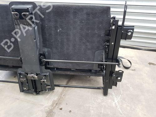 Right front seat LAND ROVER DISCOVERY IV (L319) 3.0 TD 4x4 | BP26915072C16 