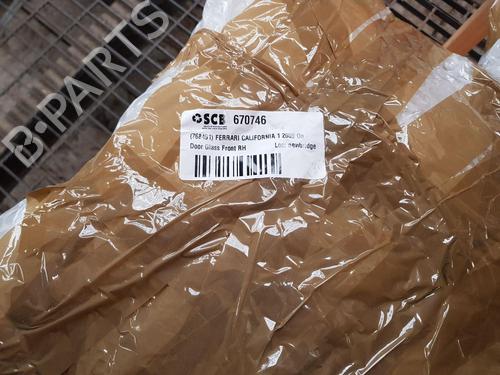 Front right door window FERRARI CALIFORNIA 4.3 | BP22660424C19