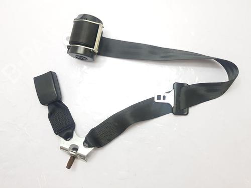 Used Rear center seatbelt FORD FIESTA V (JH_, JD_) 1.25 16V (75 hp) 29492766