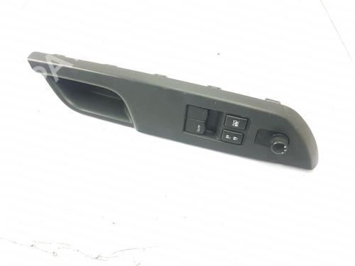 Used Right front window switch Right front window switch SUZUKI SWIFT IV (FZ, NZ) 1.2 (AZH412, ZC72S) (94 hp) 32375179 32375179