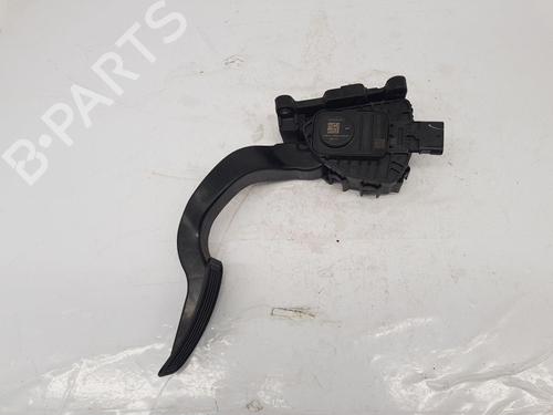 pedal-tesla-model-3-5yj3-2017-35716582 main image