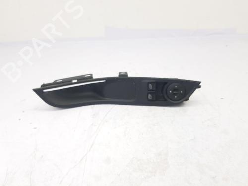 Used Right front window switch Right front window switch FORD FOCUS III 1.6 TDCi (115 hp) 33443000 33443000