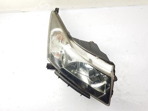 right-headlight-chevrolet-cruze-hatchback-j305-2010-37444234 main image