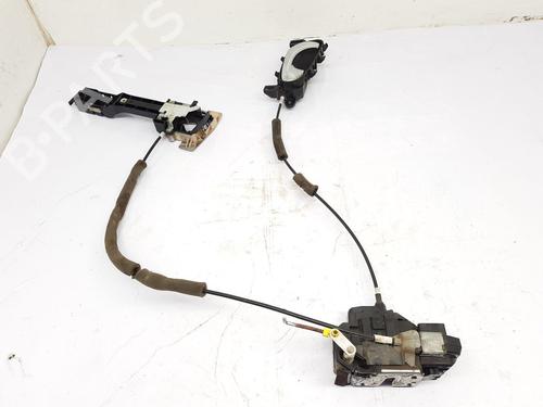 Høyre foran lås NISSAN NAVARA NP300 Pickup (D23, D23T) 2.3 dCi 4x4 (D231, D23T) (190 hp) 30796409