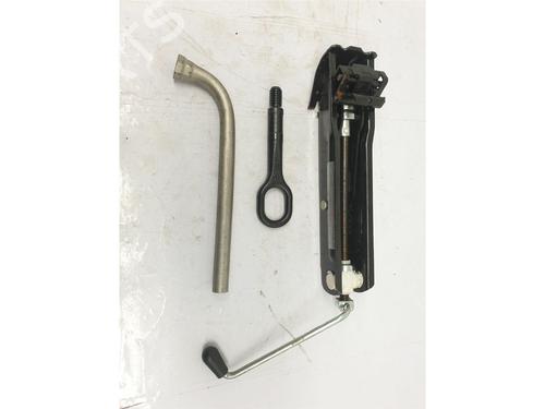 Reservehjul kit Reservehjul kit VW PASSAT B7 Variant (365) 2.0 TDI (140 hp) 31075321 31075321