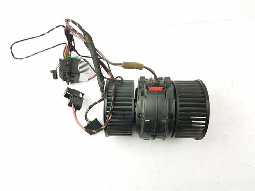 Used Heater blower motor RENAULT TRAFIC III Van (FG_) 1.6 dCi 120 (FGMB, FGMC) (120 hp) 27330530