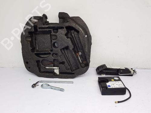 Used Jack Kit MERCEDES-BENZ SLK (R172) 250 CDI / d (172.403) (204 hp) 31301017