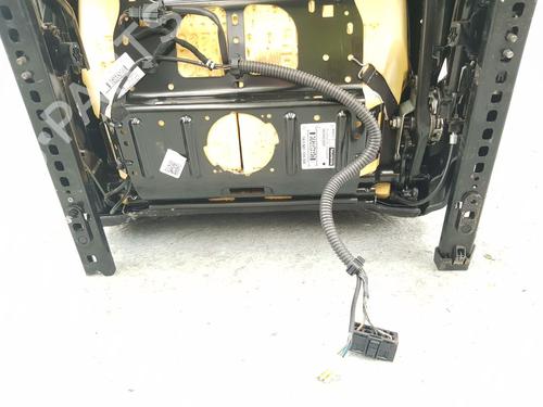 Right front seat AUDI A3 (8P1) 2.0 TDI 16V | BP37170408C16 - Image 56