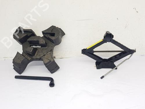 Used Jack Kit FORD KUGA I 2.0 TDCi (140 hp) 28087956