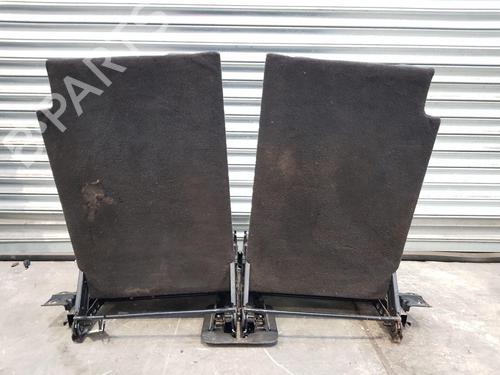 Rear seat LAND ROVER DISCOVERY IV (L319) 3.0 SDV6 4x4 | BP32198854C17