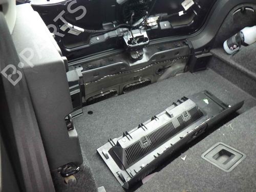 Right headlight VW POLO V (6R1, 6C1) 1.6 TDI | BP30976741C29