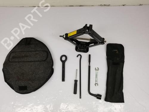 Used Jack Kit HYUNDAI i20 I (PB, PBT) 1.2 (86 hp) 28087946