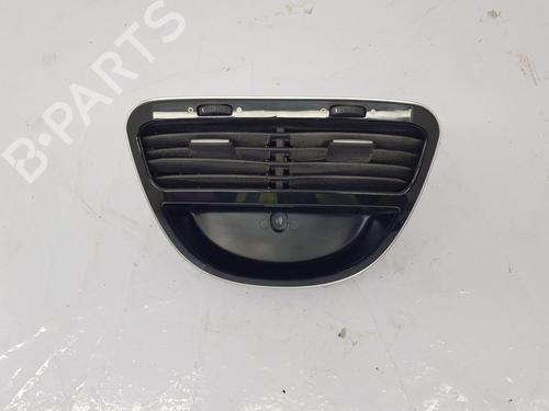 Used Air vent Air vent FIAT PUNTO (199_) 1.4 (199AXB1A, 199BXB1A, 199BXB11, 199AXB11) (78 hp) 36410550 36410550