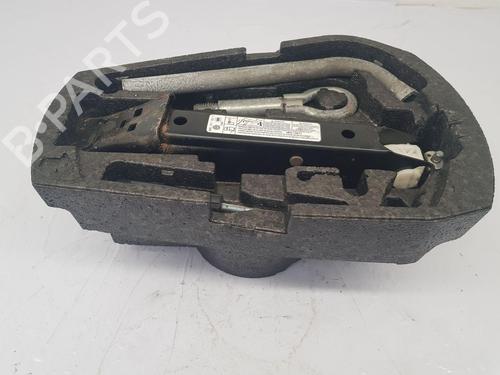 Roue de secours kit Roue de secours kit VW POLO V (6R1, 6C1) 1.2 (60 hp) 36478653 36478653