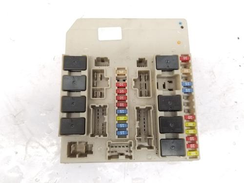 Zekeringkast RENAULT CLIO III (BR0/1, CR0/1) 1.2 16V Hi-Flex (BR1U, CR1U) (75 hp) 29839471