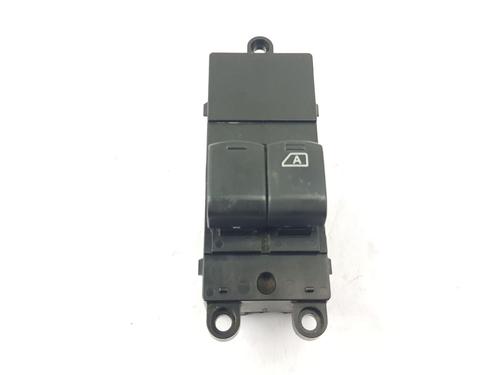 Used Right front window switch NISSAN NOTE (E11, NE11) 1.4 (88 hp) 30471511