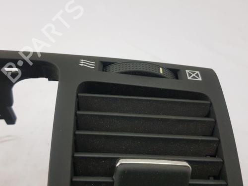 Air vent TOYOTA COROLLA (_E12_) 1.6 VVT-i (ZZE121_, ZZE121R) | BP31841878I21 