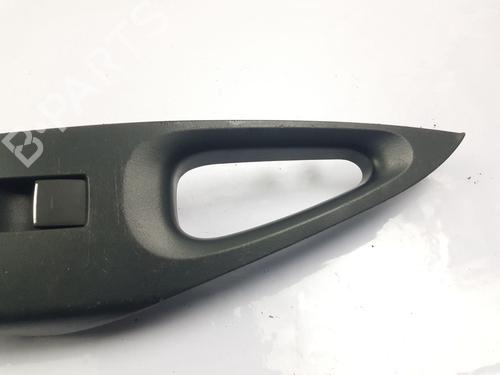 Right rear window switch TOYOTA COROLLA Hatchback (_E21_, _EA1_, _EH1_) 1.8 Hybrid (ZWE211, ZWE219) | BP27240522I28 