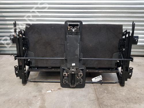 Rear seat LAND ROVER DISCOVERY IV (L319) 3.0 SDV6 4x4 | BP32198854C17