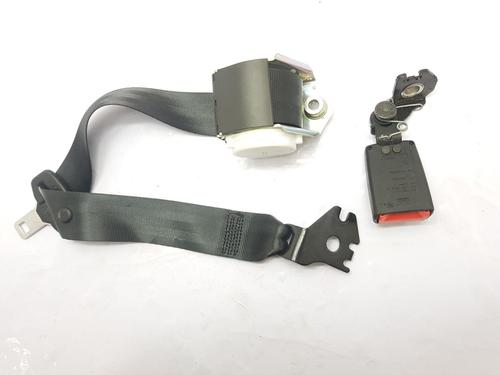 Used Rear center seatbelt FORD FIESTA VI (CB1, CCN) 1.25 (82 hp) 29839778