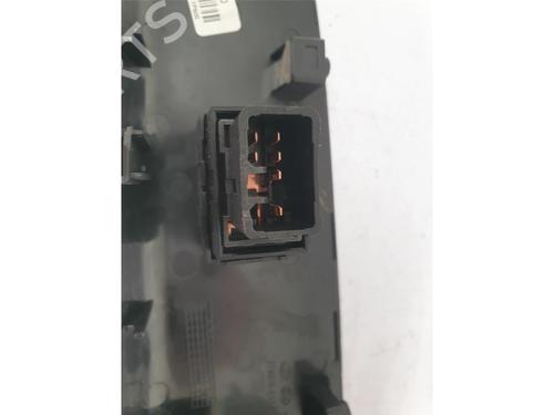 Left front window switch KIA VENGA (YN) 1.4 CVVT | BP30184616I27