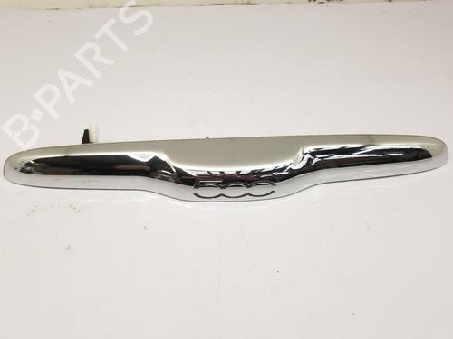 Used Tailgate handle FIAT 500 (312_) 1.2 (312AXA1A) (69 hp) 28612617